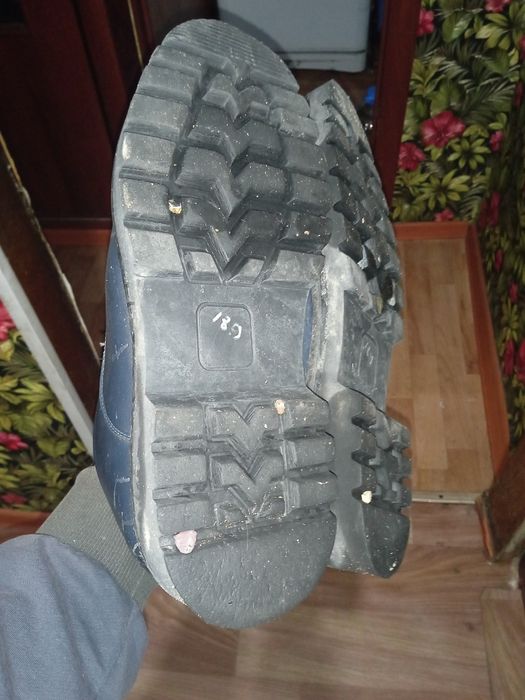 Продам зимние туфли