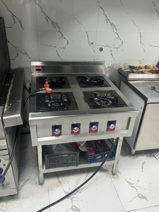 Продам газовую плиту