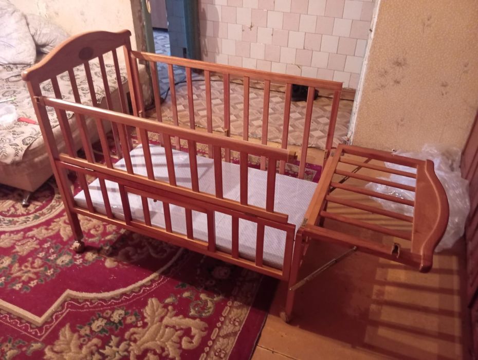 Продам детскую кроватку