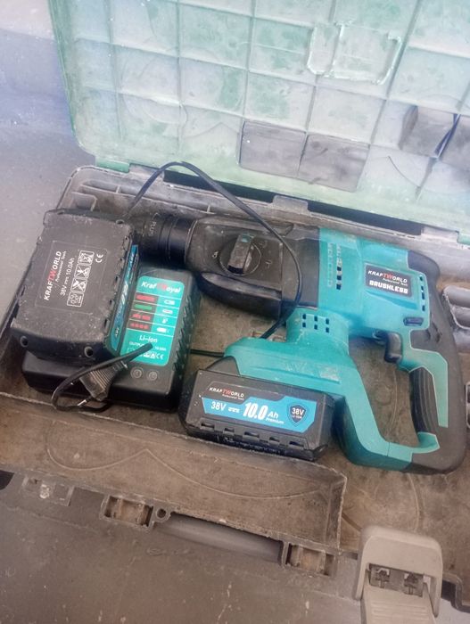 Акомулаторен перфоратор