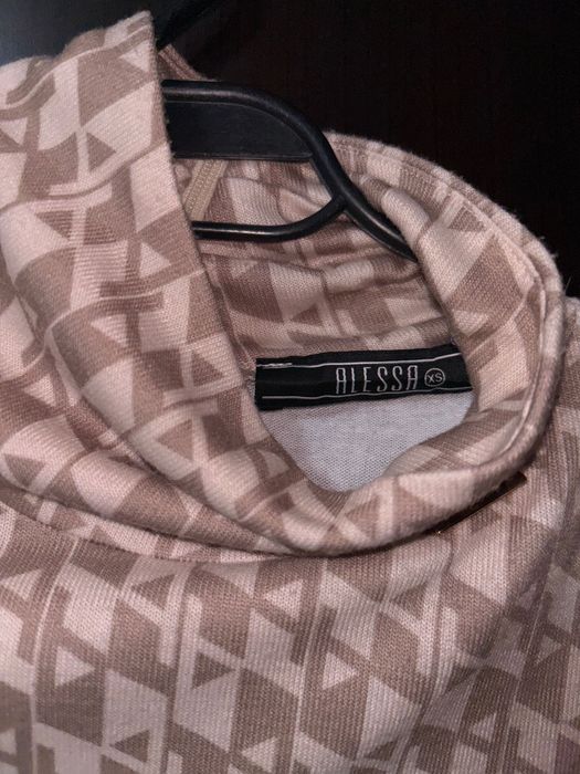 Пуловери Alessa XS размер