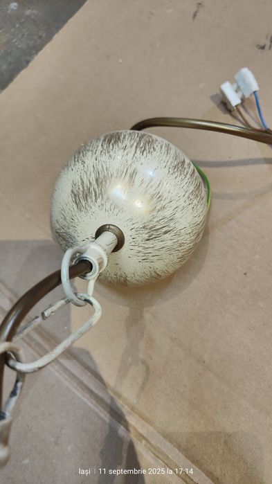 Pendul iluminat cu aspect vintage