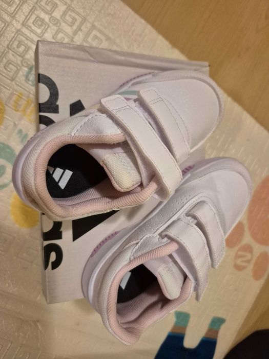 Adidas детски бели маратонки