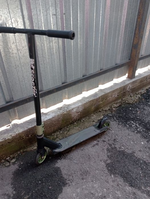 Самокат трюковой