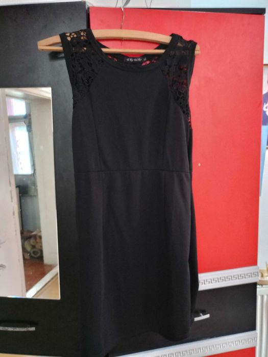 Черна официална рокля