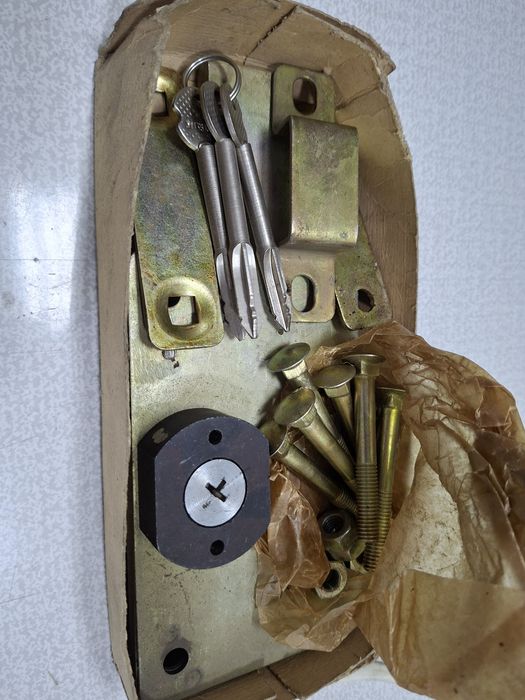 Замок для гаража и сейфа