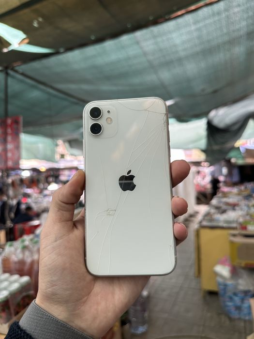 iPhone 11 64gb Sotiladi