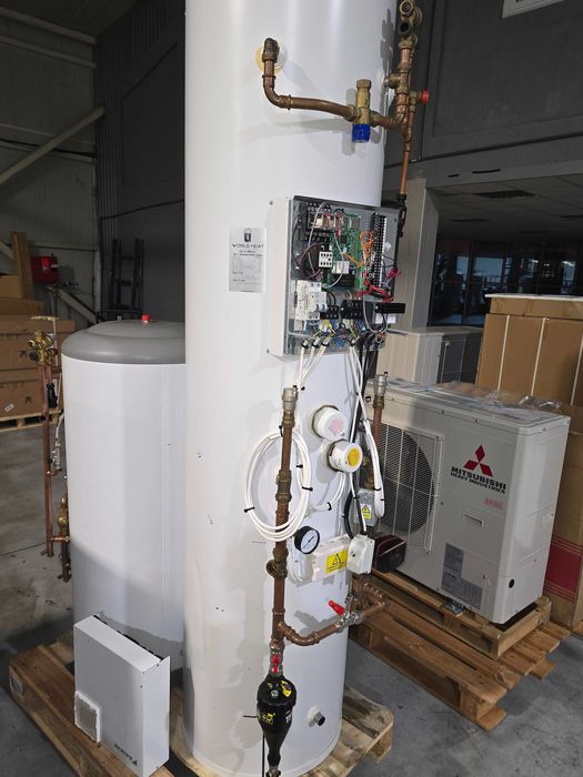 Неръждаем бойлер 250 литра със 3 квадрата серпентина