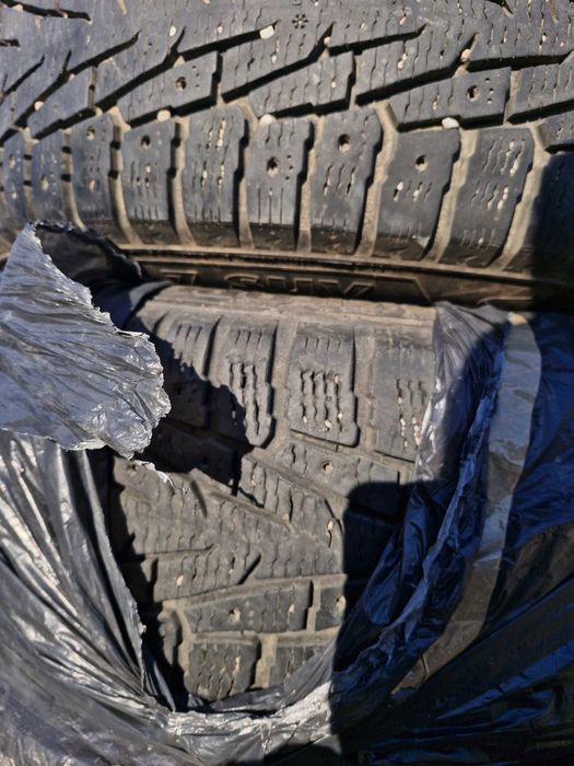 4 Anvelope 225 75 16 Nokian Hakkapellita SUV