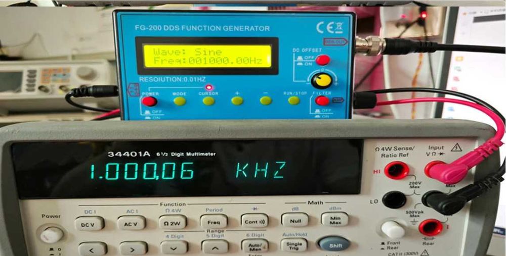 FG-200 Функционален Сигнал Генератор на Сигнал Източник 0.01Hz-500KHz Честотен Брояч DDS Функция Синусоидална + Квадратна + Трионна Форма на Вълната