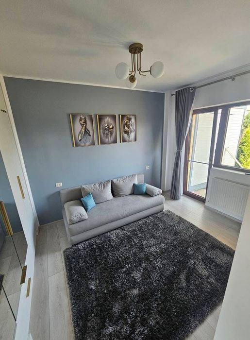 Persoana fizica inchiriez apartament 3 camere + curte