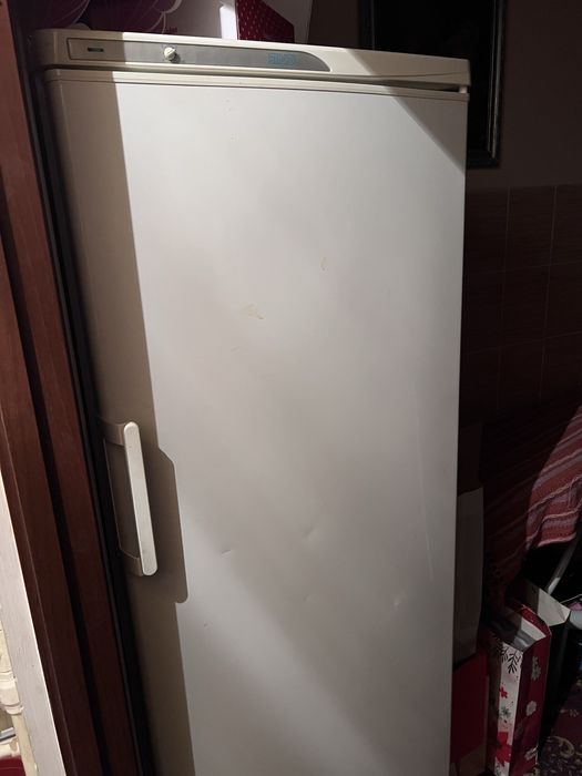 Продам морозильну камеру