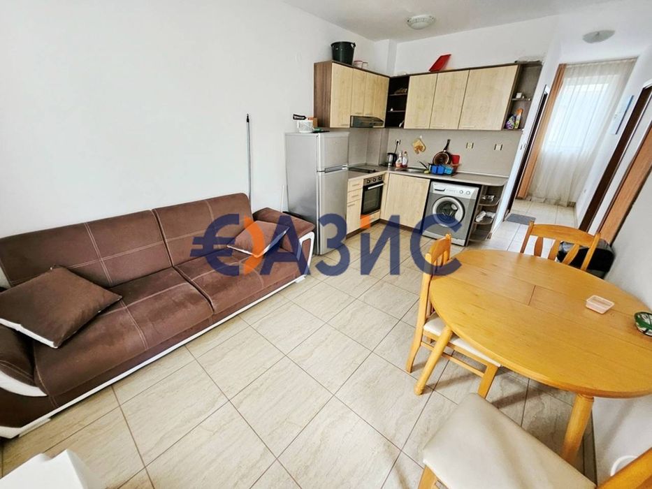 Продава се Тристаен апартамент в к.к. Слънчев бряг - 71 кв.м за 521 €/кв.м - Снимка #4