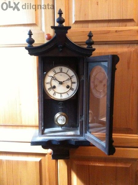 Стенен часовник Junghans