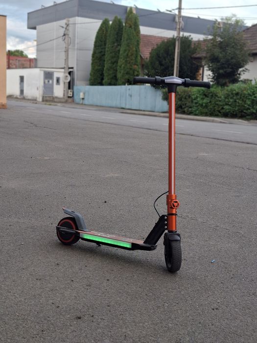 Trotinetă electrică pentru copii