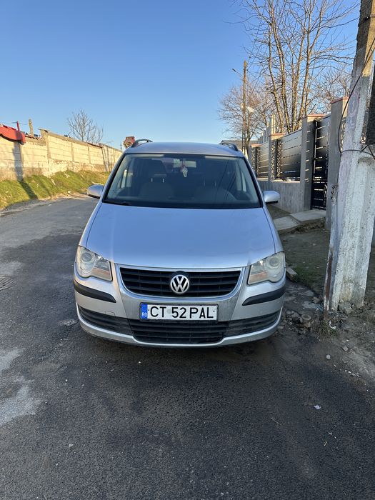 Vand VW touran 1.9 tdi , doar vand fara variante