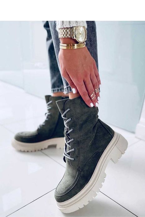 Ghete cool cu siret  piele intoarsa ecologica verde