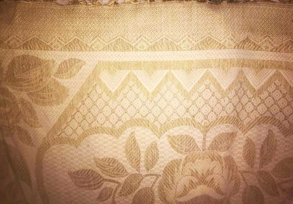 Cuvertura tesuta manual din bumbac si matase naturala