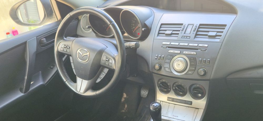 Mazda 3 , benzina 1.6 ,