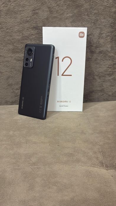 Продам или обменяю  Xiaomi 12