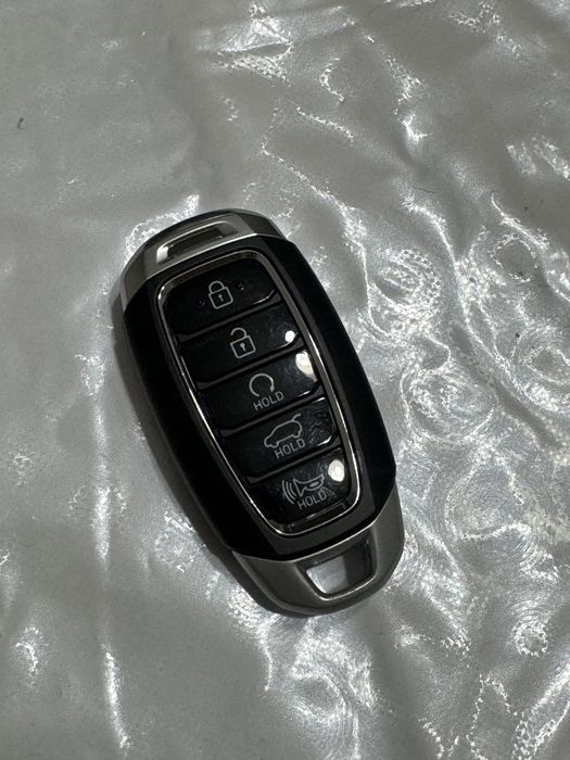 Продам Hyundai ключи