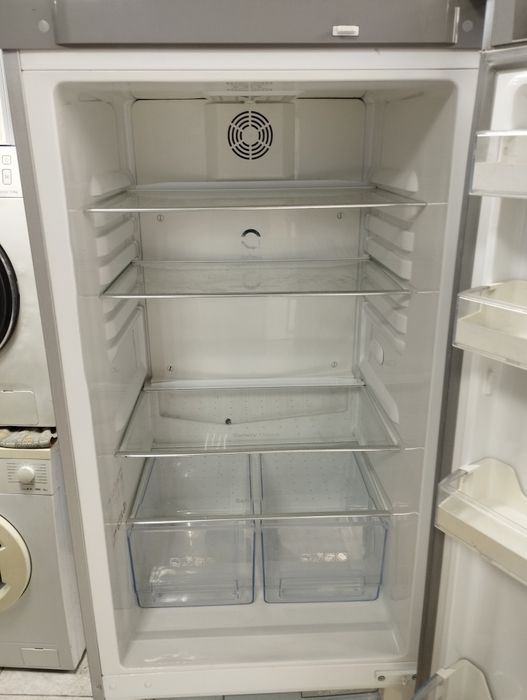 Холодильник марка ARG