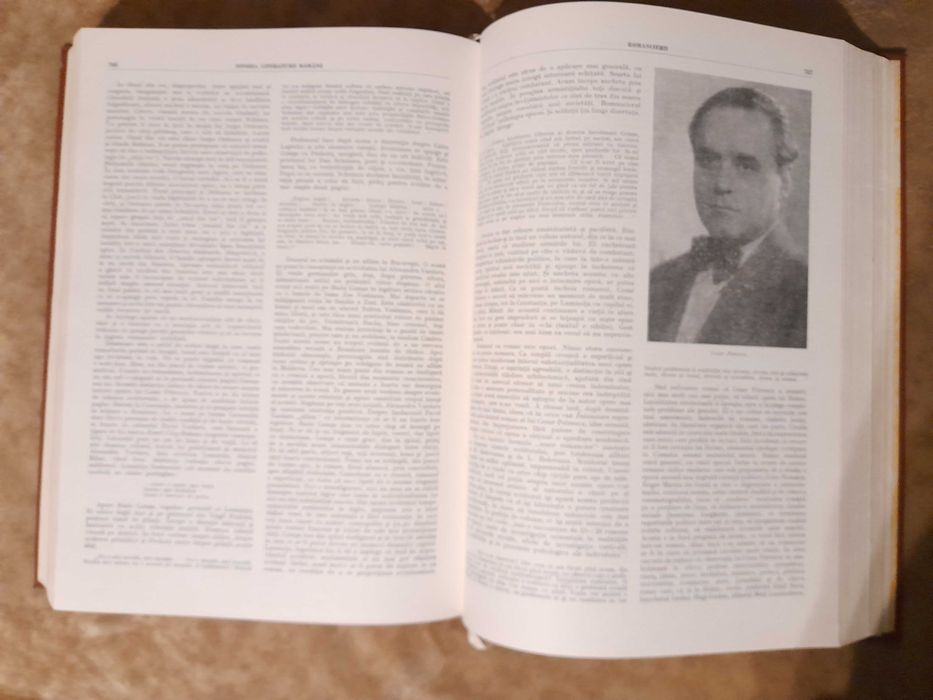 Istoria Literaturii Romane de la Origini pana in Prezent.  G.Calinescu