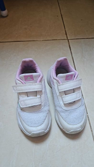 Vând adidasi adidas mărimea 25 copii.