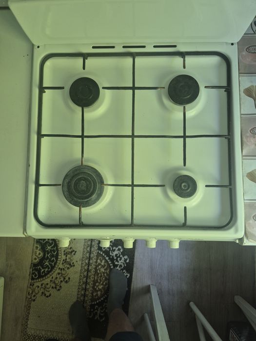 Продам газовую плиту