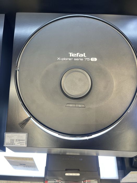 Продам робот пылесрс