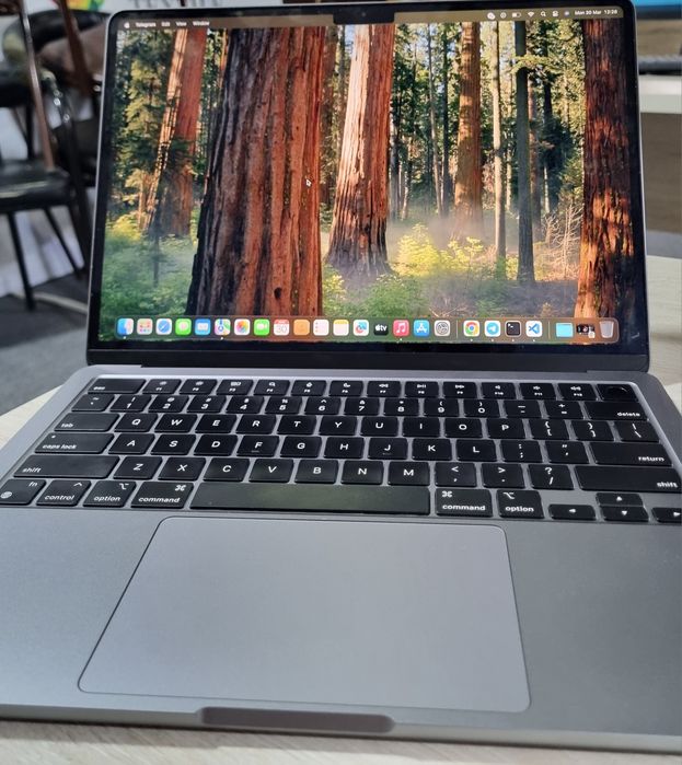 Macbook M2 Air 8/256 gb