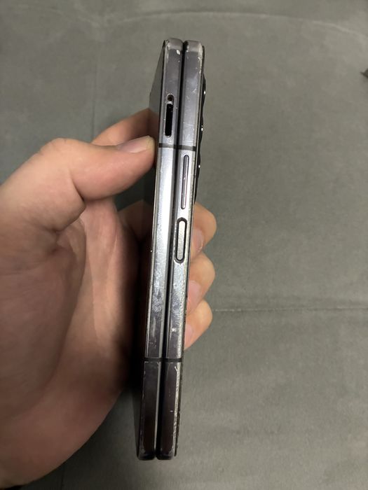 Samsung Galaxy Z Fold 4 - за части