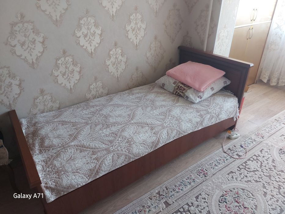 Спальная кровать