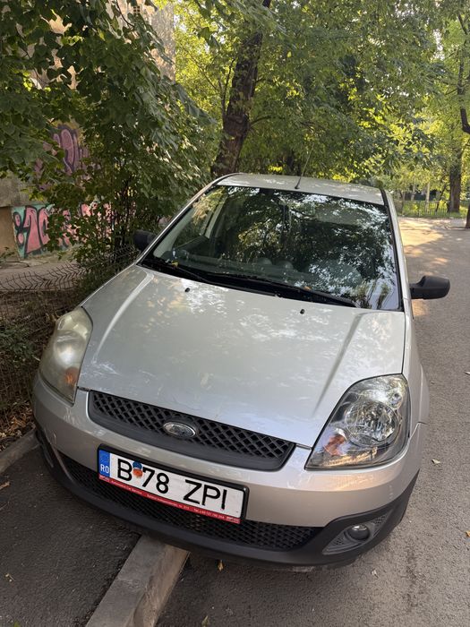 Vand Ford Fiesta 2008 benzina 1.4
