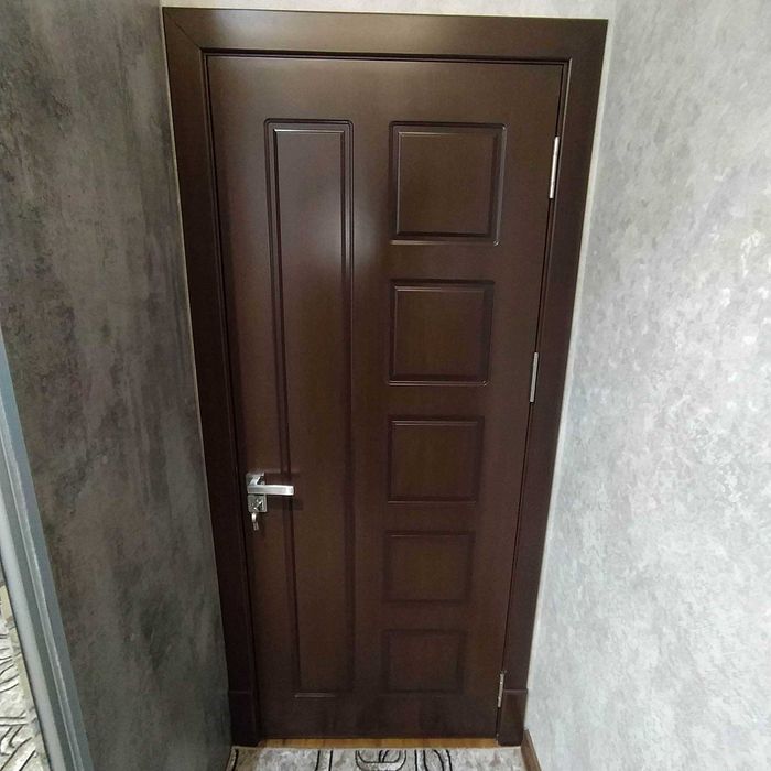 Продается 1 межкомнатная дверь