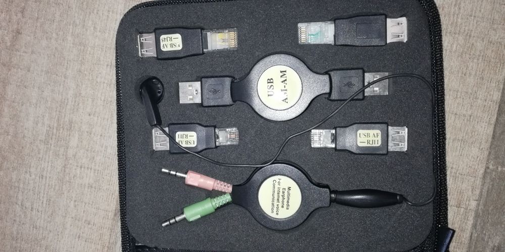 Kit de cabluri și adaptoare.usb