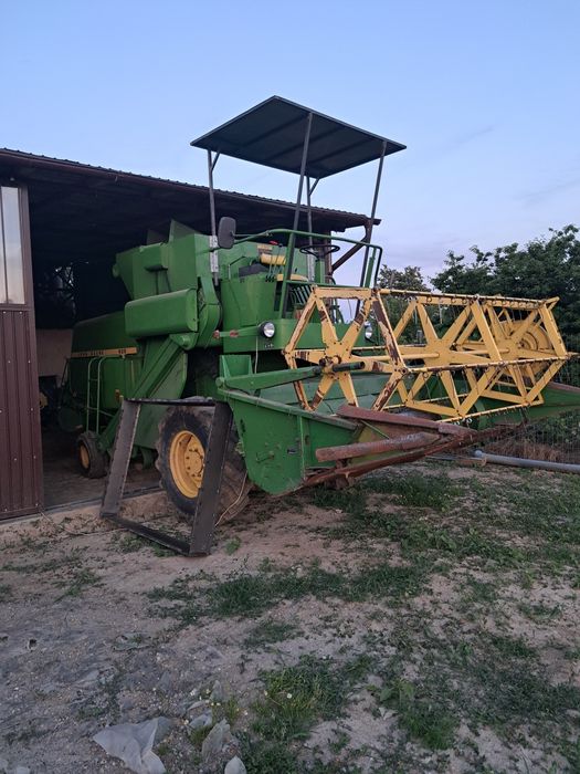 Vand combină john deere 925