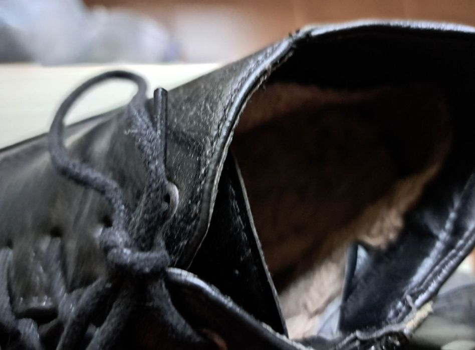 Мужские, кожанные, тёплые сапоги размер 41-43.