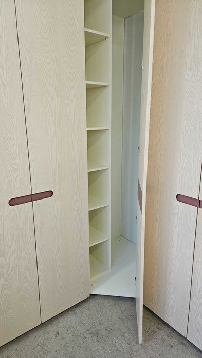 Гардероб*чисто нов*1800/2450/1800