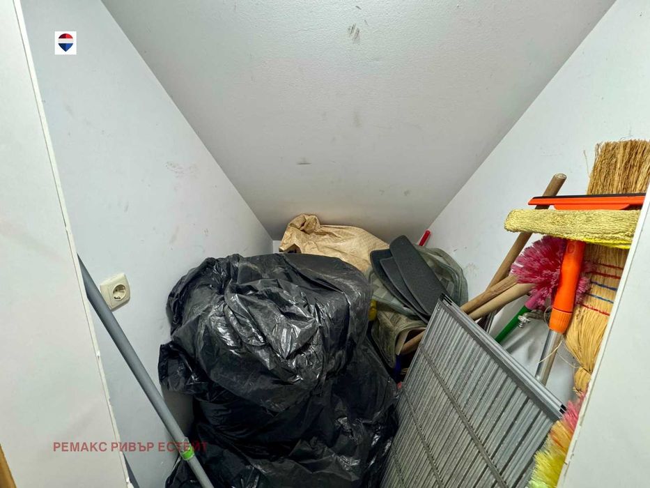 Търговски обект / магазин за продажба кв. Широк център