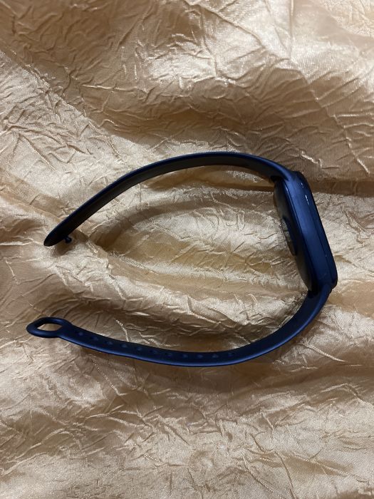 Часы mi band 6 продам