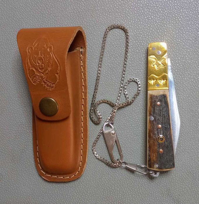 Cutit de buzunar vanatoare cu teaca si lant