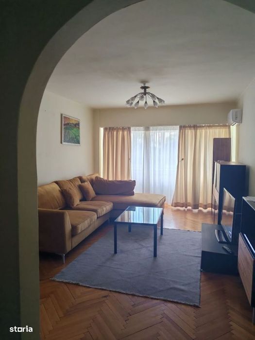Unirii Bulevard colt cu Nerva Traian, ap. 2 camere pregatit pt mutare