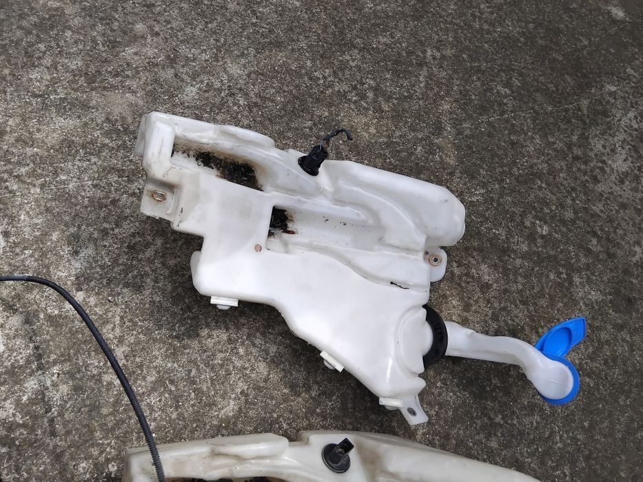 Казанче течност за чистачки Audi A8 D3 Ауди