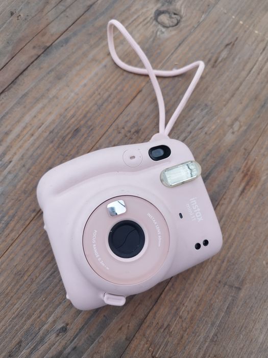 Моментен фотоапарат Instax mini 11