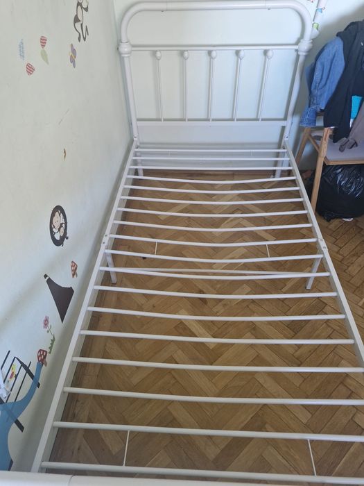 Vând pat copii dimensiuni 200/107 + saltea făcută pe comanda alowe Vera cu grosimea de 15 cm anti alergica