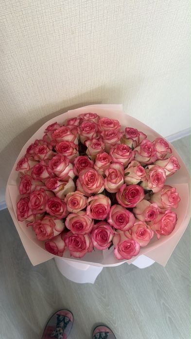 Красивый, пышный, свежий букет из 51 роз