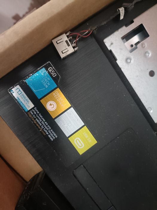 Vând componente laptopuri