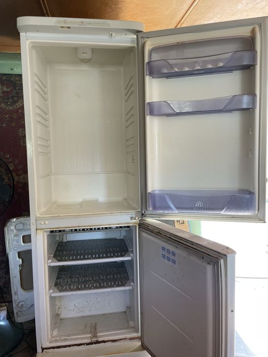 Холодильник Бирюса