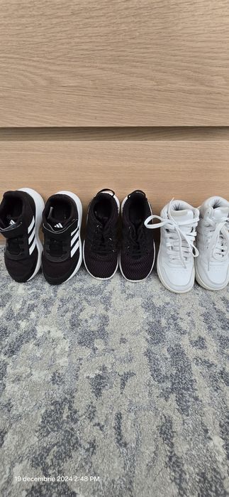 Vand adisasi, ghete Adidas marime 28 - 30